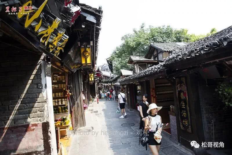 直击春运首日：“最美的路就是回家的路”