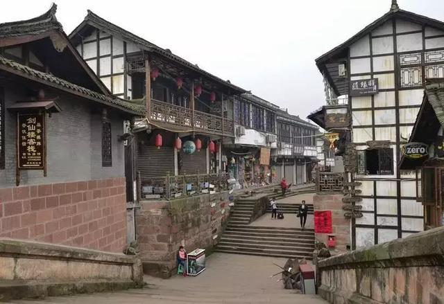 大连地区轿车可以上两个牌照螺丝吗？游戏画面